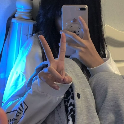 好看头像女生挡脸