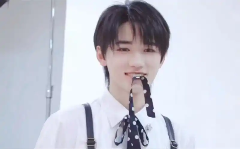 宋亚轩白切黑的小宋老师