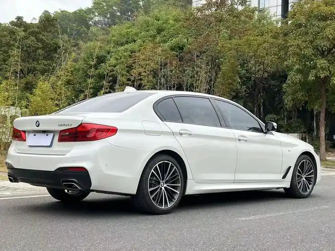 宝马525li m运动套装 【上牌时间】2019年 3月 【里程显示】约8万公里