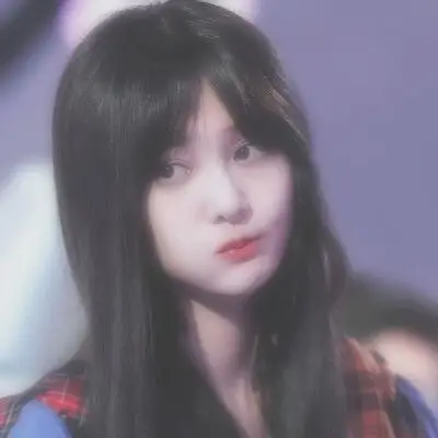 自截自修郑爽头像