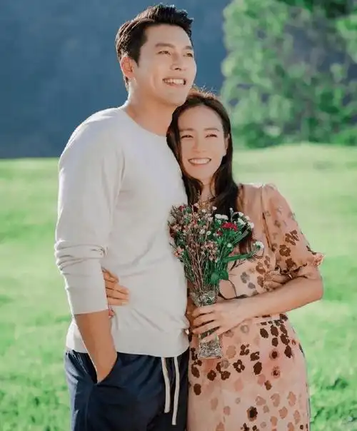 原创发福利了孙艺珍玄彬婚纱照曝光纪念婚姻两周年