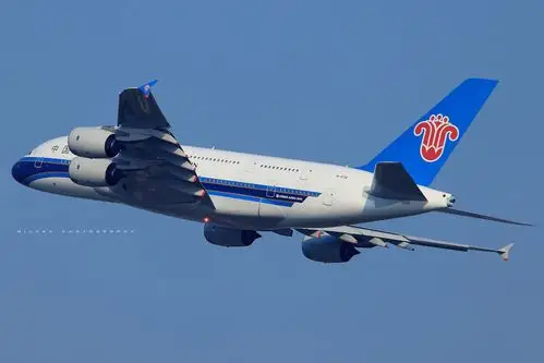 csn a380-800 b-6136