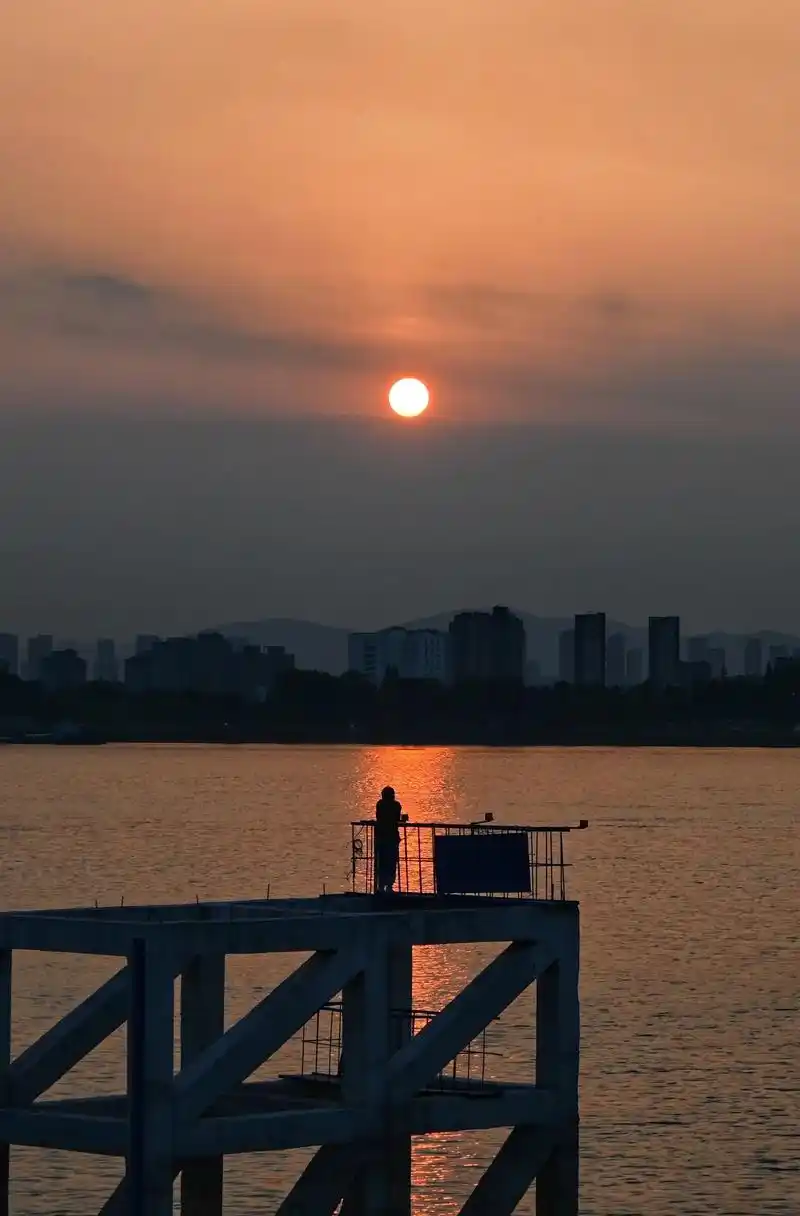 city walk.两年来第一次到南京长江大桥 一个人从学校 - 抖音
