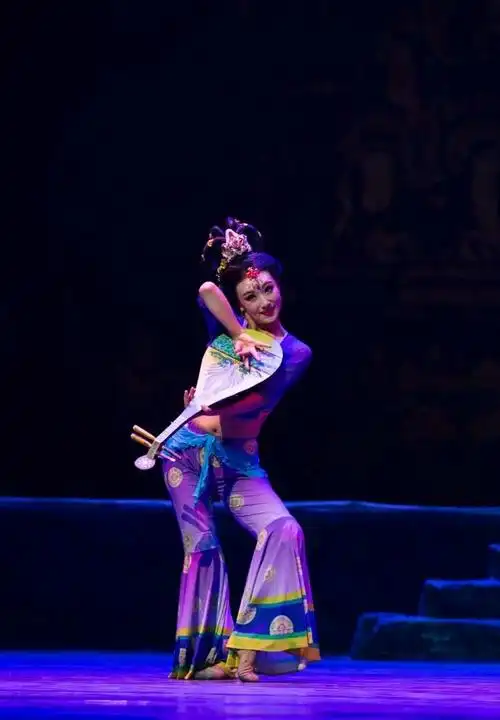 舞剧丝路花雨剧照反弹琵琶