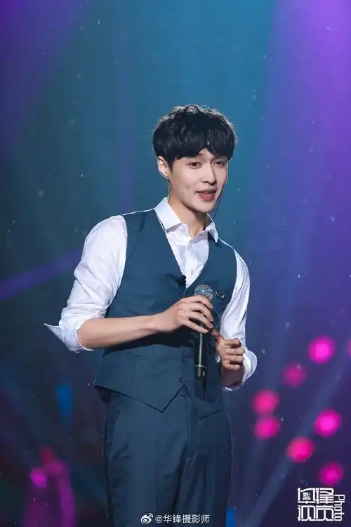 张艺兴壁纸高清无水印##和张艺兴点亮微博之夜##张艺兴