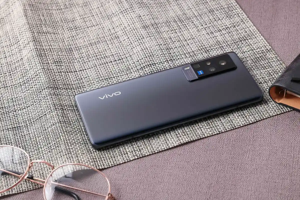 颜值c位出道,vivo x60 pro开启2021年设计潮流