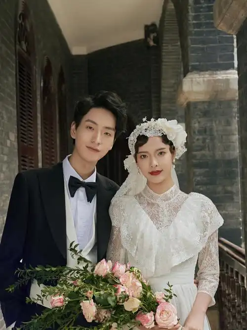 新风格民国风园林婚纱照贵阳芭莎婚纱摄影