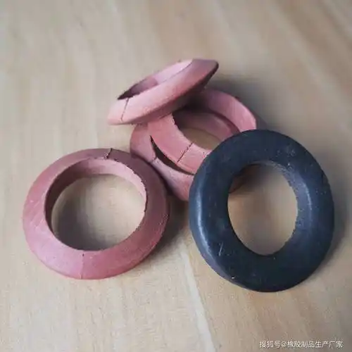 管道等更容易受到锈蚀铁件专门研制的制式遇水膨胀止水新产品