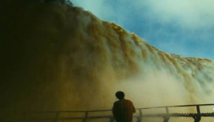 我想,黎耀辉和何宝荣相约去看瀑布,也许不仅仅是爱情,更因为是