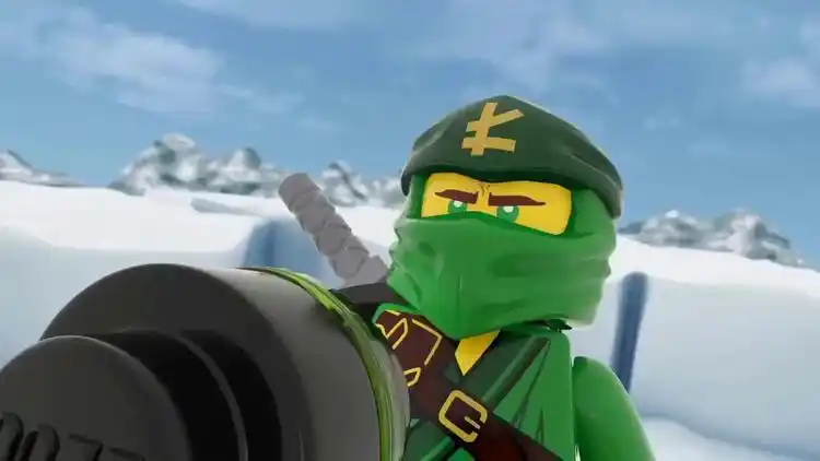 乐高忍者短片,劳埃德的泰坦机械,战斗力很强!