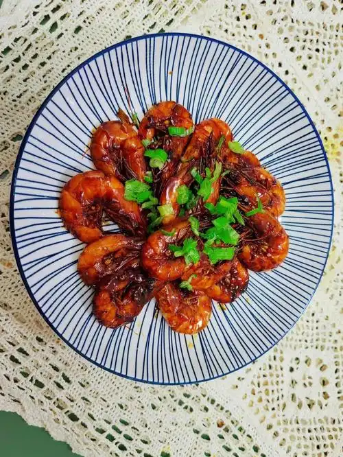 超级简单好吃的油焖大虾教程来了