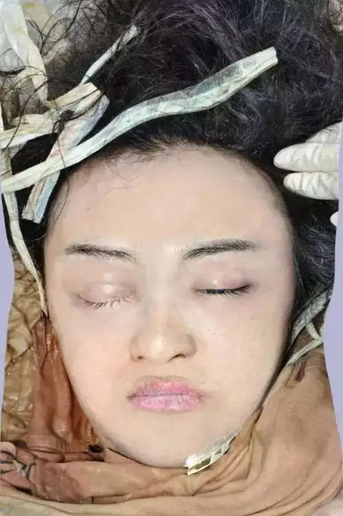 蒙自发现一具女尸,装束精致,无人认领,紧急扩散!(高清图,胆小慎入)