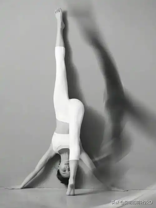 才艺丰富气质出众的陈数练瑜伽美图