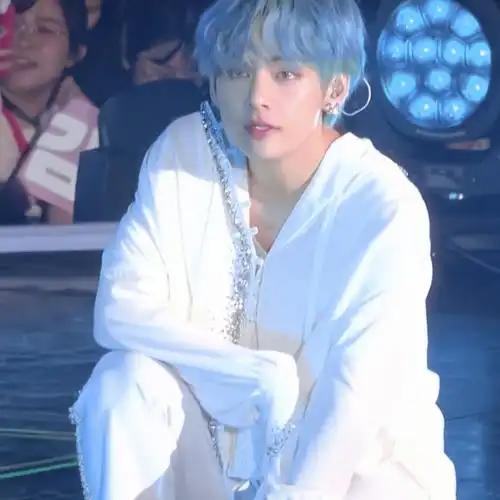 金泰亨##金泰亨蓝发