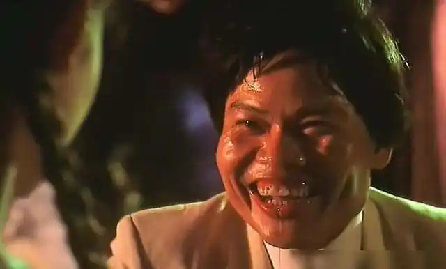 因饰演丑角成名的八两金,被妻子败光百万资产,现和3个女友同居|周星驰