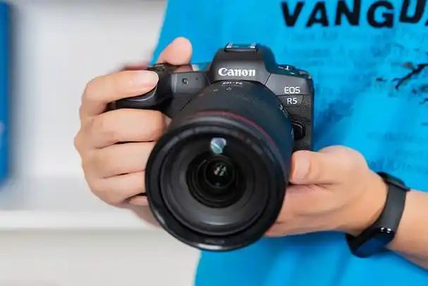 尽管是一款高像素cmos,但佳能eos r5的连拍性能上依然没有妥协,12fps