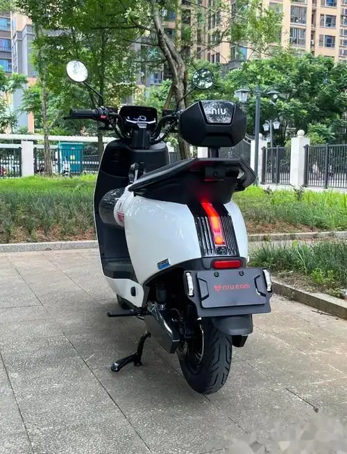 新款g400t真香|高颜值小牛电动车 小牛电动新款 g4o0t 最爱白色,大小