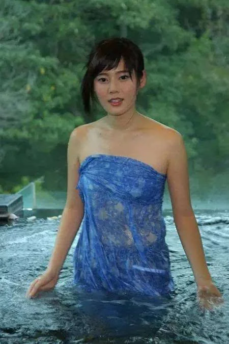 但是秋瓷炫,不是.