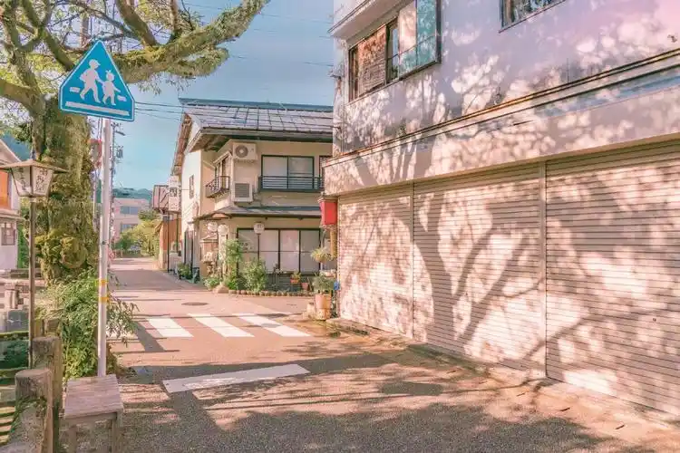 日本街道是二次元的画面叭