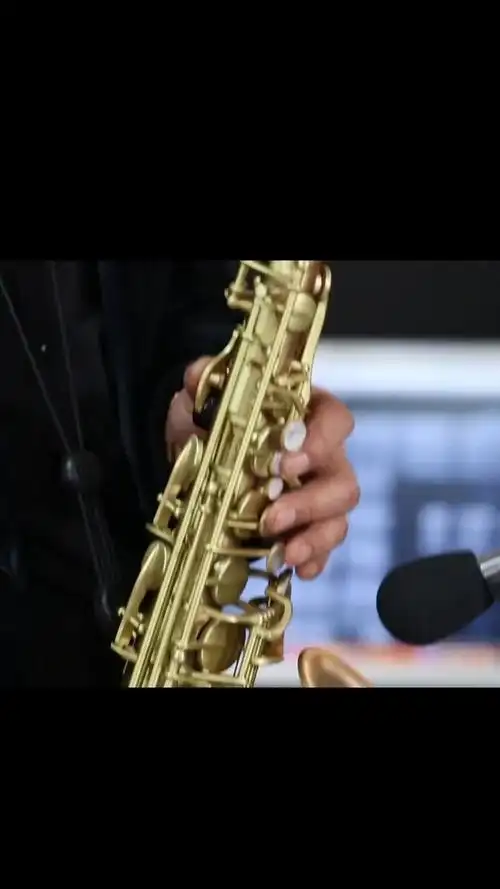 萨克斯经典的曲子精致的乐器精心的演奏heyjude乐器演奏