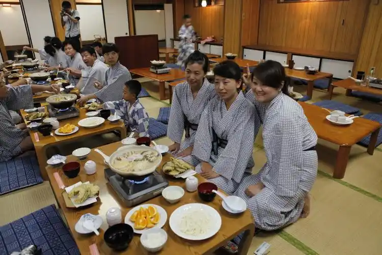 主题摄影交流区 风光人文站 风光摄影 日本人 16楼 日本人吃饭