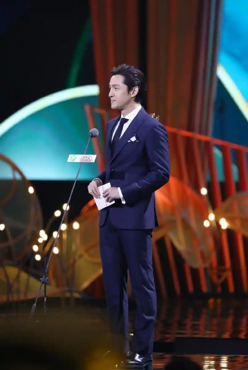 胡歌大背头# ! 67