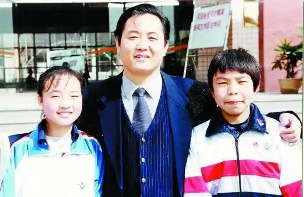 被张艺谋劝退娱乐圈,继续读书深造,魏敏芝就这样改写了人生