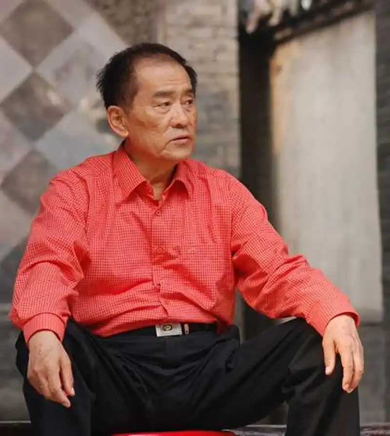 四,石富宽,著名相声,小品演员,中国曲艺家协会会员,国家一级演员,中国