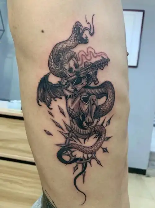 小丑纹身蛇纹身侧腰纹身吴江酷客纹身纹