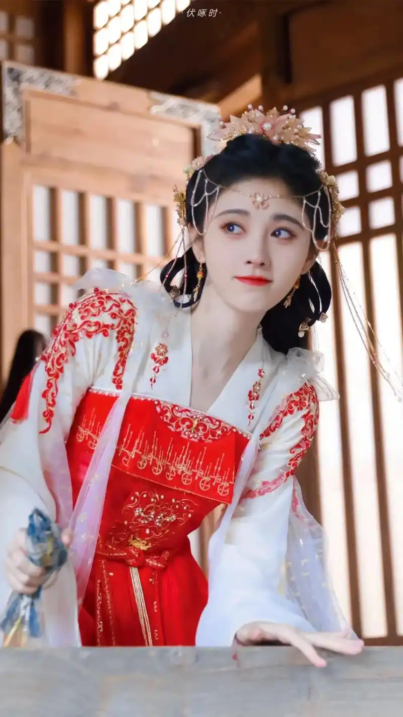 抖音图文来了 #手机壁纸 #高清壁纸 #汉服 #最美小姐姐 - 抖音