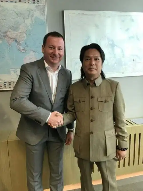 究竟还有多少海内外人士在不断收藏鸡王张东升作品