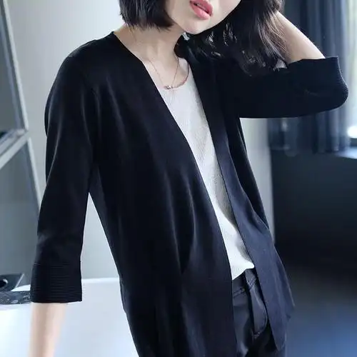 有格调 七分袖黑色针织开衫