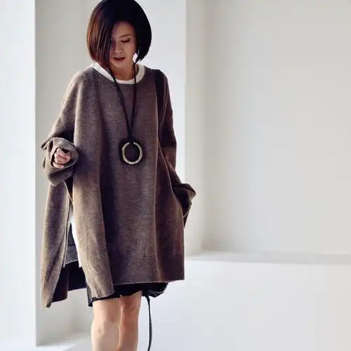 米兰宣言m9622c文艺个性侧开叉oversize中长款圆领毛衣女宽松外穿
