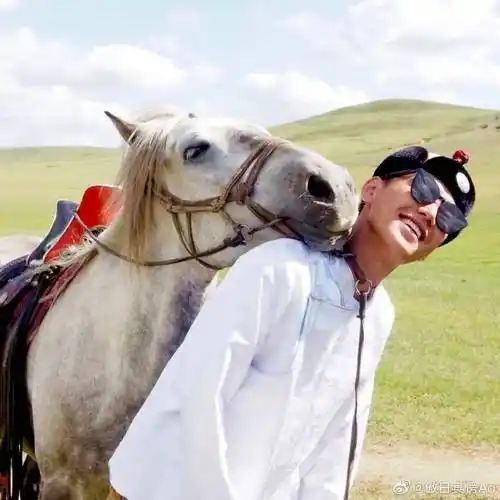 民歌就一定"古老刻板"?傲日其愣的演唱令无数人动容