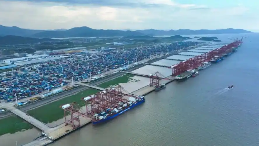 宁波舟山港梅山港区单月集装箱吞吐量首破90万