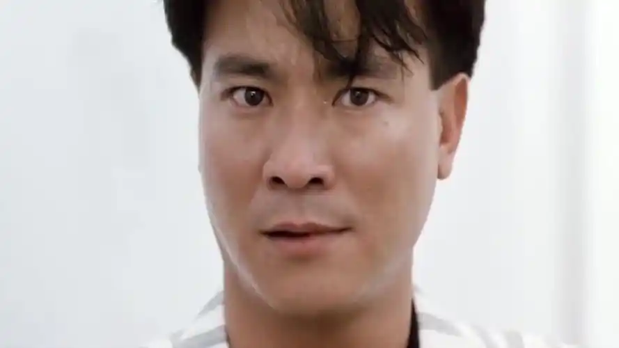 发哥机智开车逃走还把李修贤的车钥匙给拔了看你怎么追