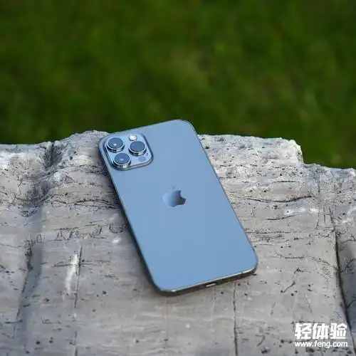 iphone12miniiphone12promax快评测两个极端两种选择