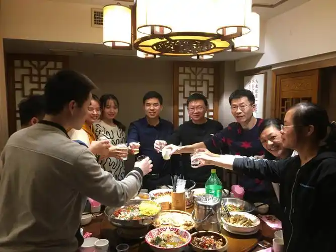 员工聚餐-湖南天根乐瑞辰医药科技有限公司