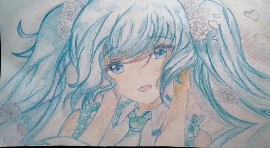 用彩铅临摹一个初音未来