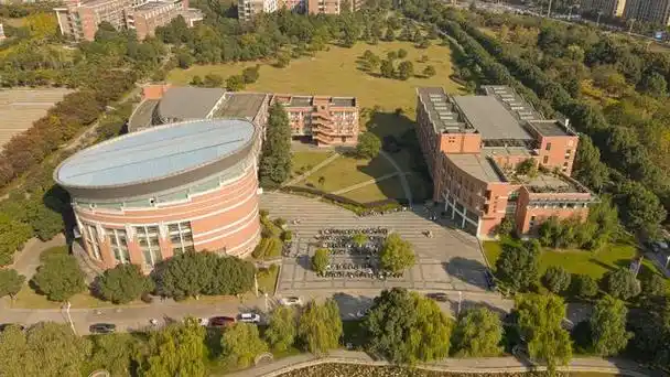 杭州师范大学,浙江师范大学,艺术类考研到底选哪个?