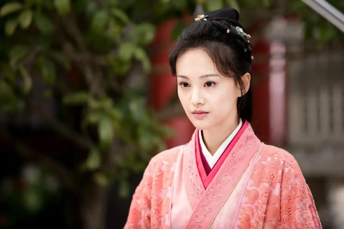 郑爽饰演过的6个古装造型,图3有点丑,图6最惊艳!