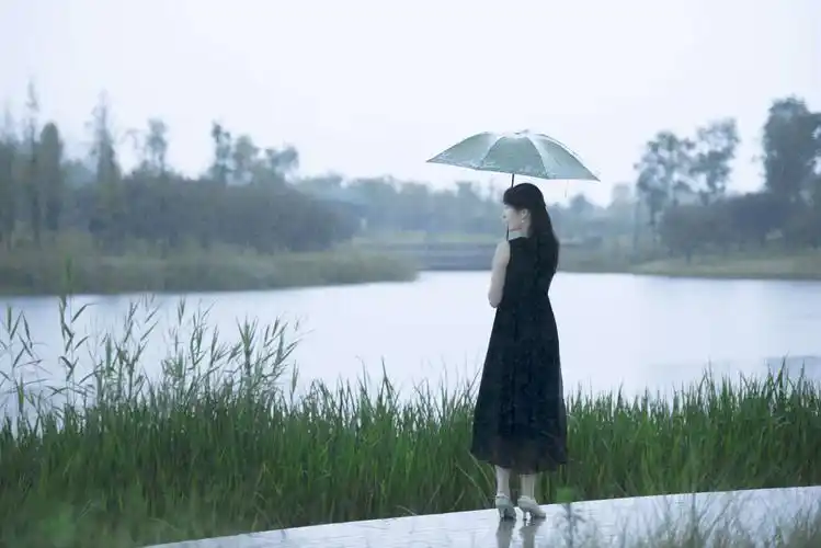 雨中漫步