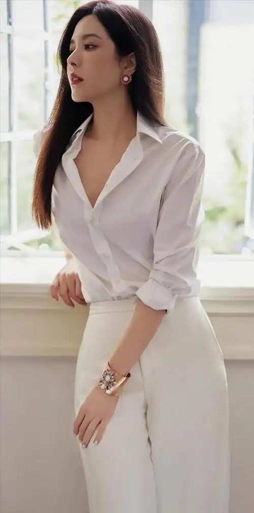 曾黎惊艳写真合集|身姿曼妙动人_网易订阅