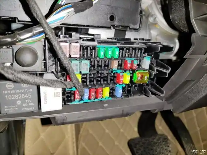 20款科沃兹保险丝求助