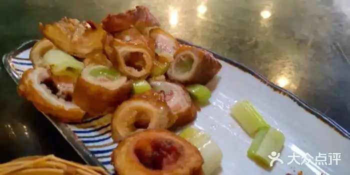 游记肥肠市井川菜·第五代非物质文化遗产传承店脆皮肠头图片