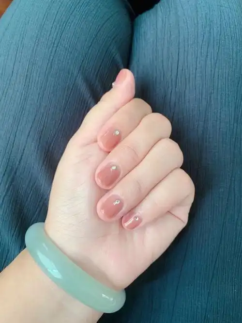 小短甲简约冰透美甲