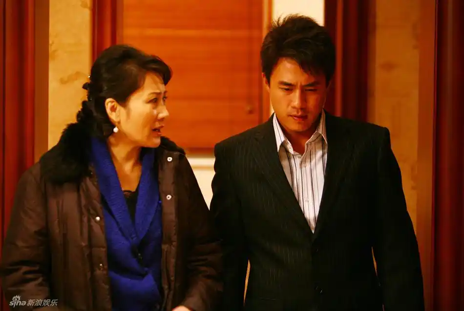 新浪娱乐讯 30集家庭伦理剧《中国家庭》日前登陆各大卫视,"红色偶像"