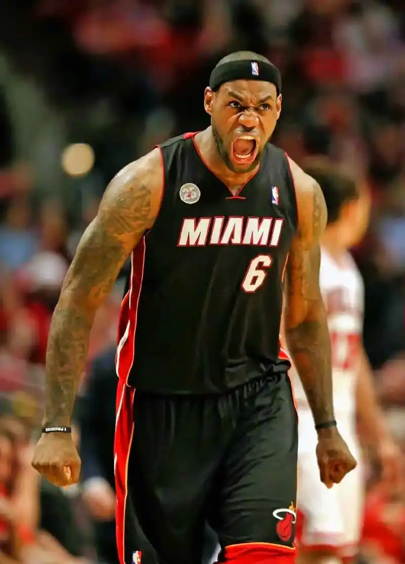 迈阿密热火勒布朗詹姆斯亲签