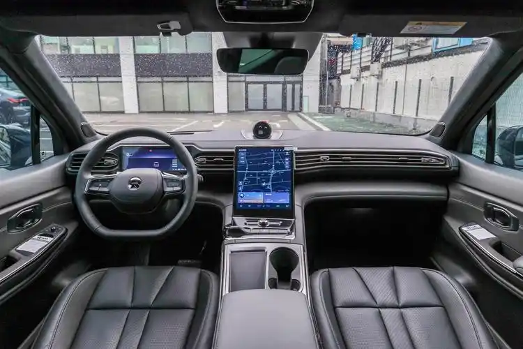 蔚来es8内饰-后排-雷达-易车