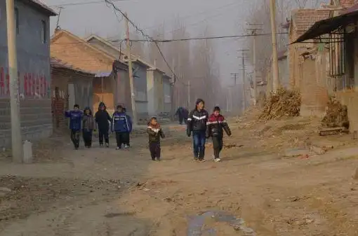 90年代农村过年的情景画面历历在目让人落泪